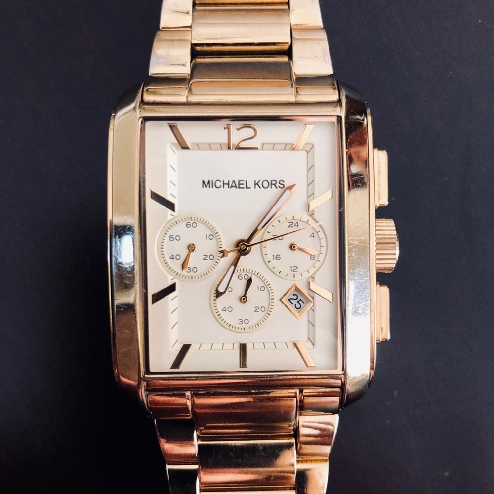 Preowned ✨ Michael Kors Watch in Color Gold